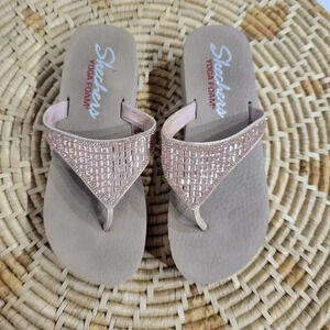 Skechers Yoga Foam Pale Pink Rhinestone Platform Flip Flop Sandals 8